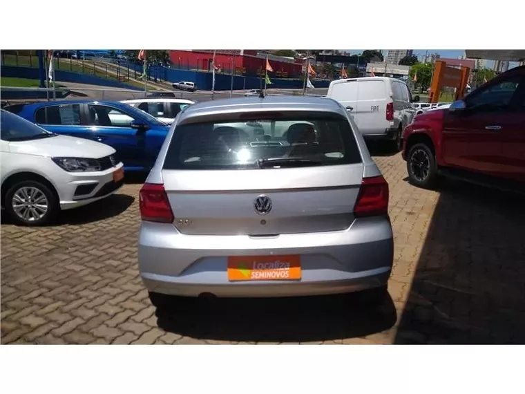 Volkswagen Gol Prata 5