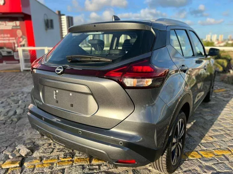 Nissan Kicks Cinza 11