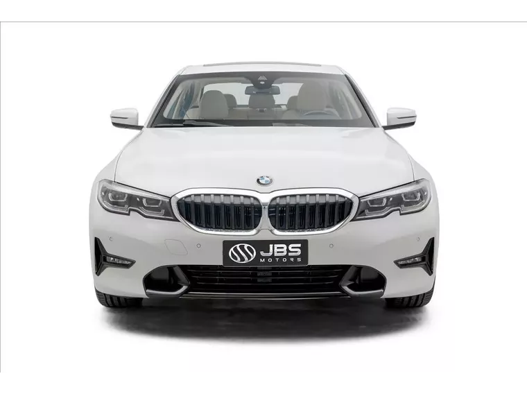 BMW 320i Branco 9