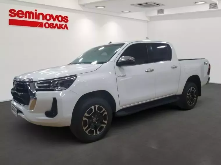 Toyota Hilux Branco 4