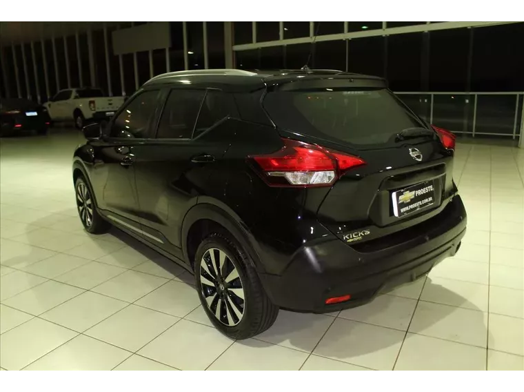 Nissan Kicks Preto 5