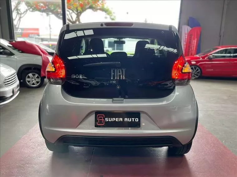 Fiat Mobi Prata 4