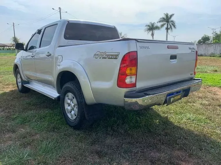 Toyota Hilux Prata 8