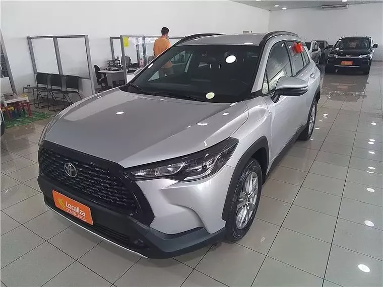 Toyota Corolla Cross Prata 12