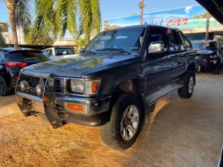 Toyota Hilux Prata 12