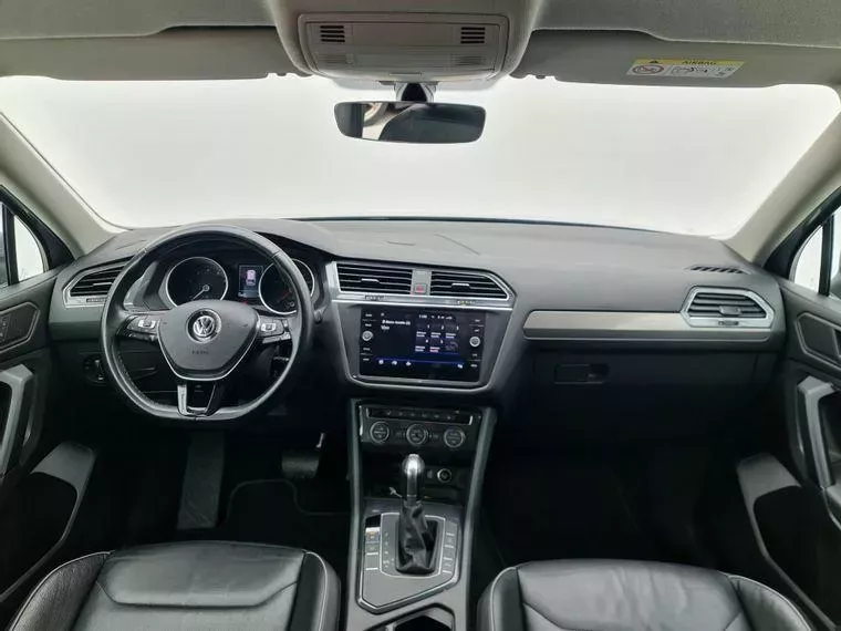 Volkswagen Tiguan Prata 9