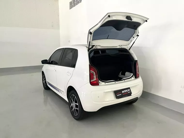 Volkswagen UP Branco 16