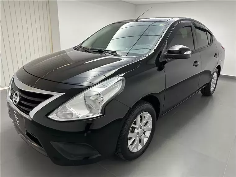 Nissan Versa Preto 2