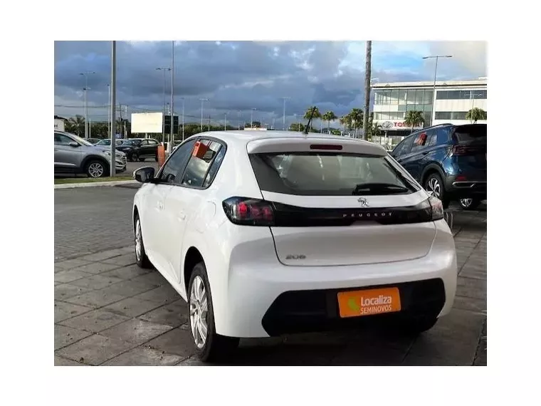 Peugeot 208 Branco 11