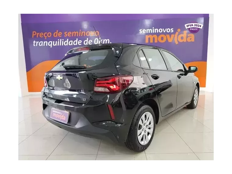 Chevrolet Onix Preto 8