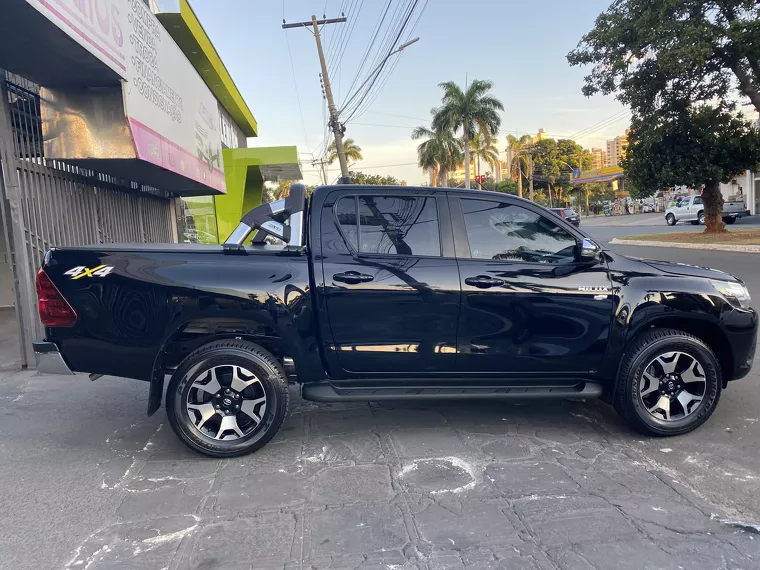 Toyota Hilux Preto 1