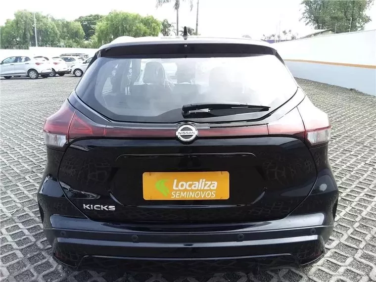 Nissan Kicks Preto 4