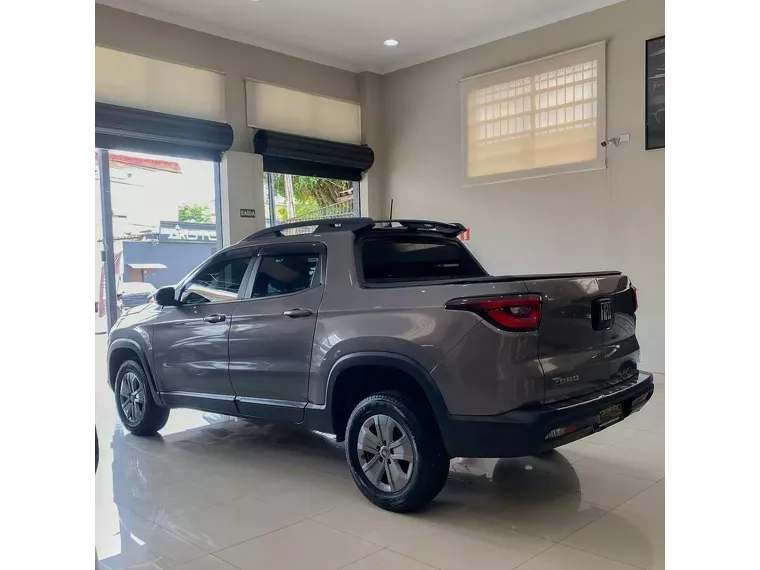 Fiat Toro Cinza 11