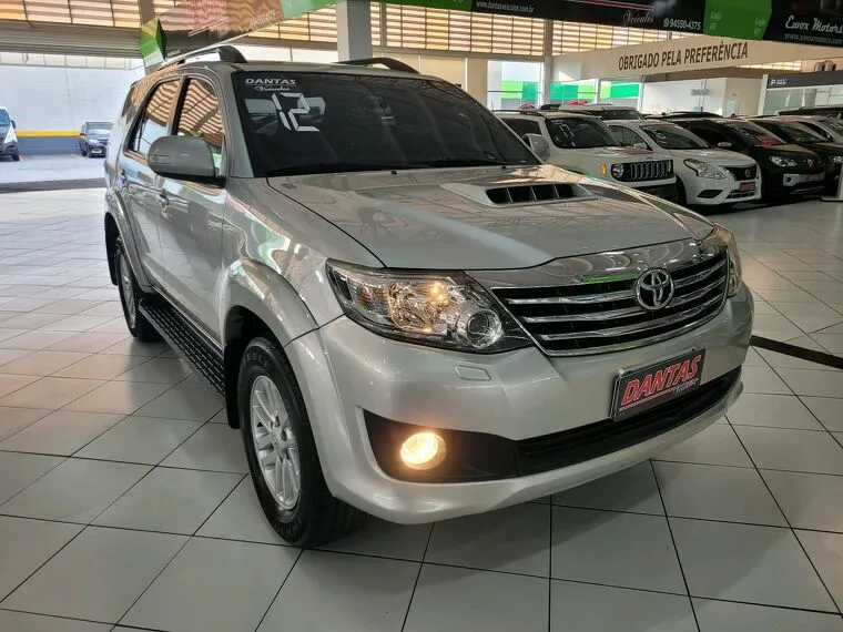 Toyota Hilux SW4 Prata 6