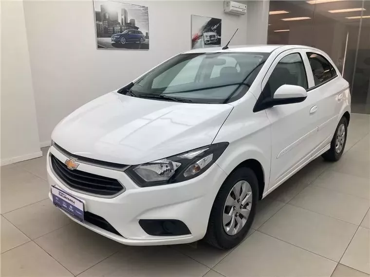 Chevrolet Onix Branco 7