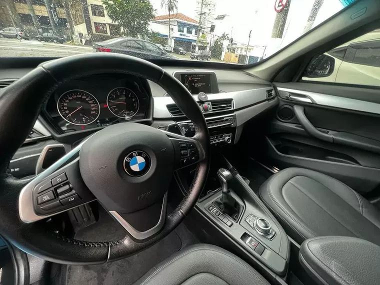 BMW X1 Preto 6