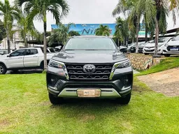 Toyota Hilux SW4