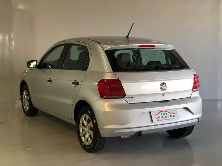 Volkswagen Gol Prata 11