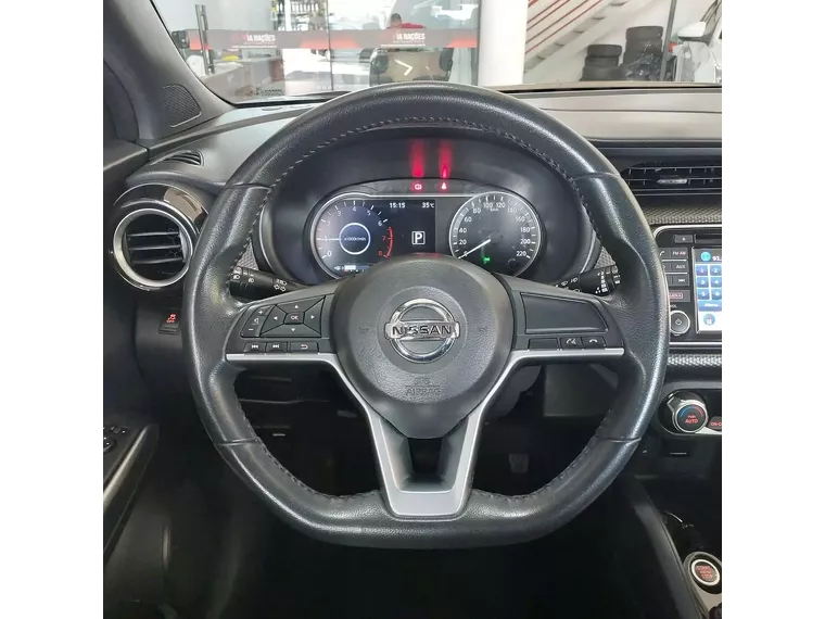 Nissan Kicks Preto 13