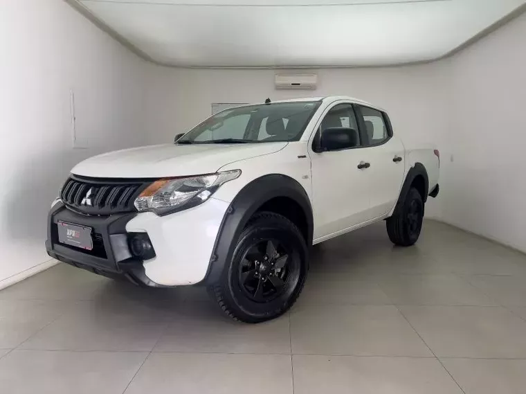 Mitsubishi L200 Triton Branco 7