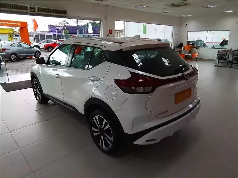 Nissan Kicks Branco 7