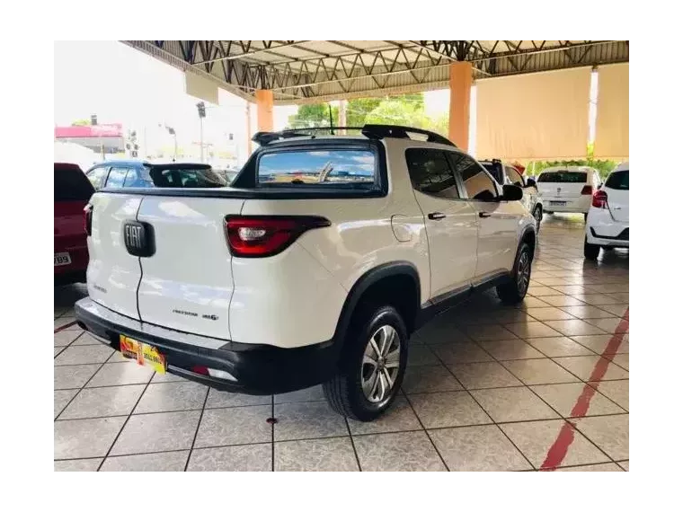 Fiat Toro Branco 2