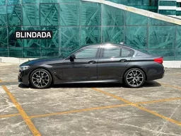 BMW 530e