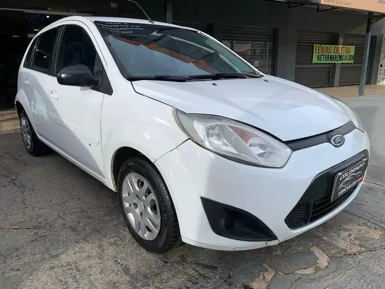 Ford Fiesta Branco 10