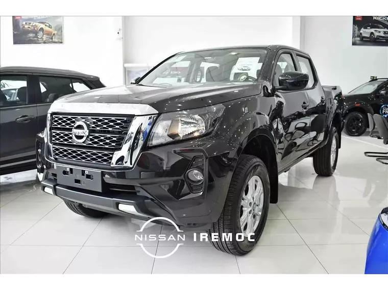 Nissan Frontier Preto 6