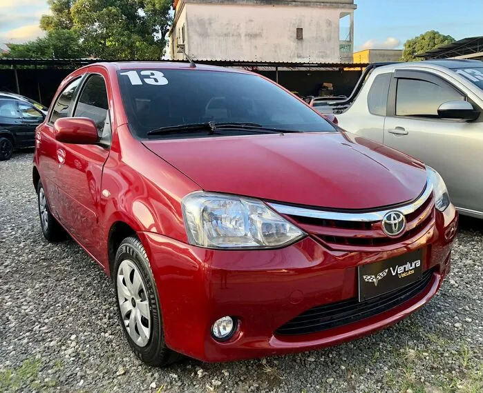 Toyota Etios Vermelho 7