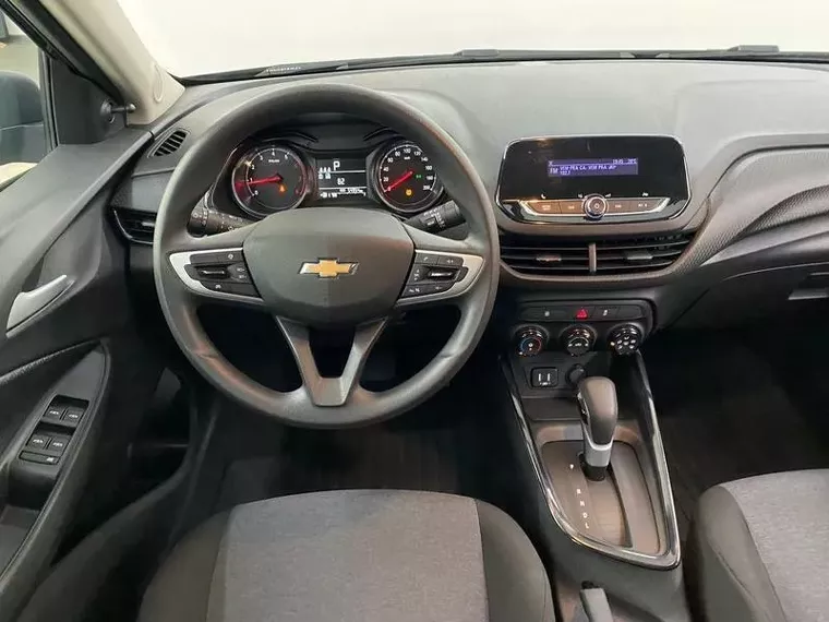 Chevrolet Onix Preto 7