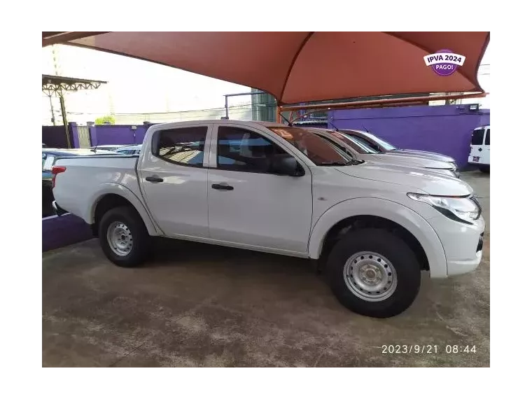 Mitsubishi L200 Branco 1