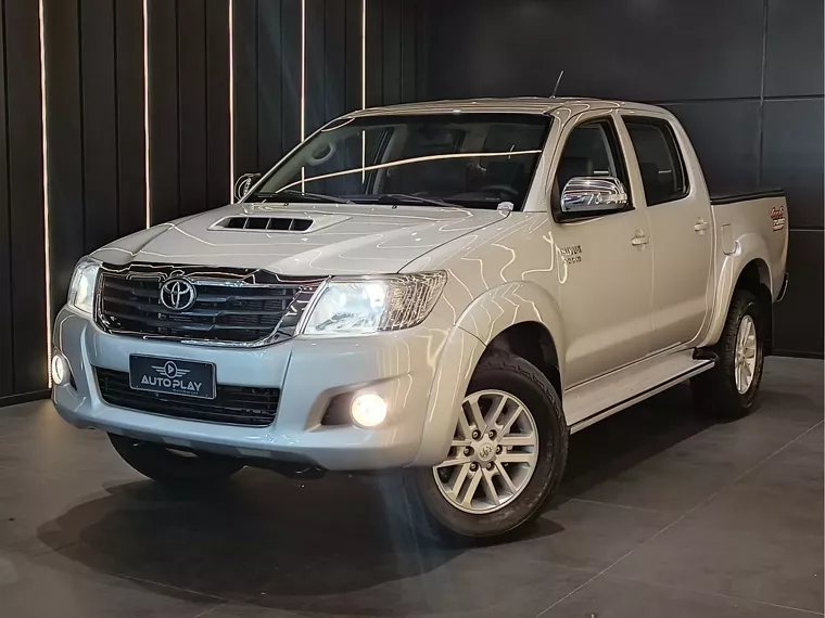 Toyota Hilux Prata 3