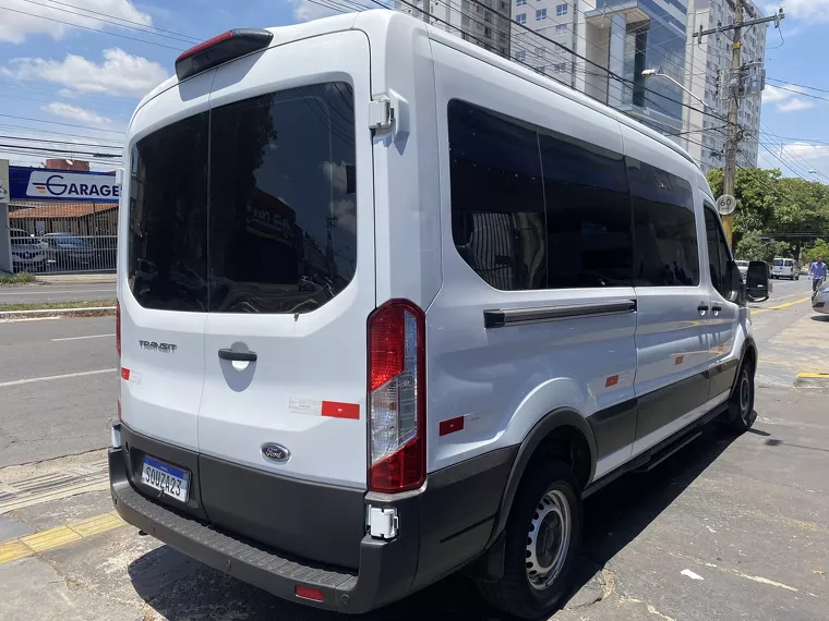 Ford Transit Branco 6