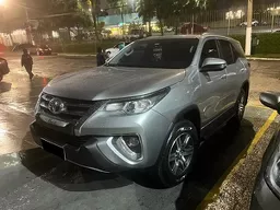 Toyota Hilux SW4