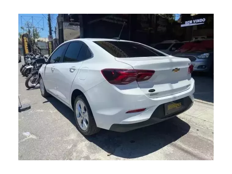 Chevrolet Onix Branco 2