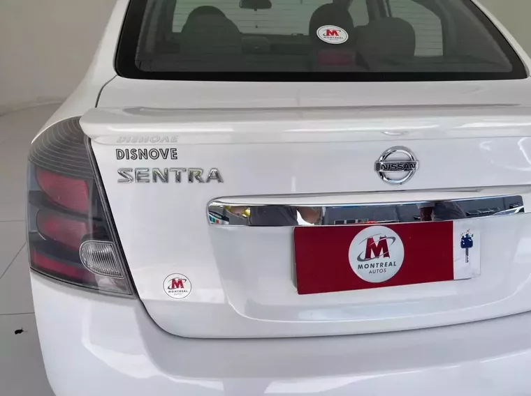 Nissan Sentra Branco 13