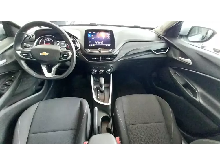 Chevrolet Onix Prata 11