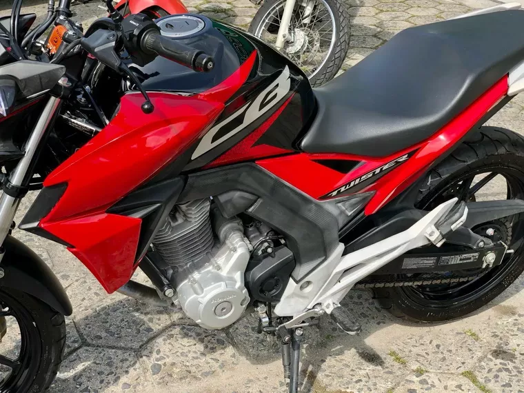 Honda CB Twister Vermelho 13