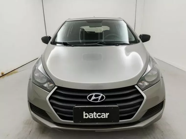 Hyundai HB20 Prata 5