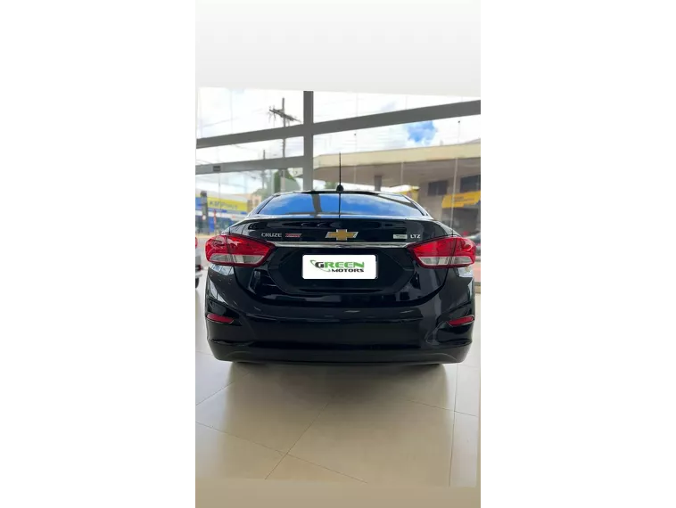 Chevrolet Cruze Preto 4