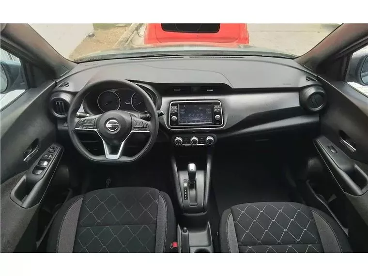 Nissan Kicks Cinza 2