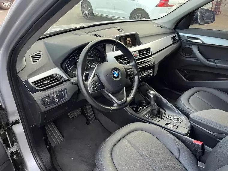 BMW X1 Prata 15