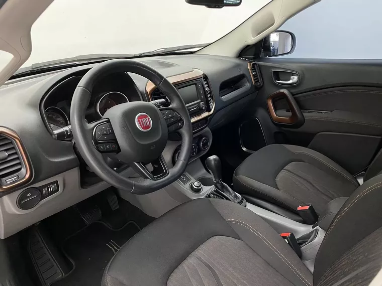 Fiat Toro Preto 8