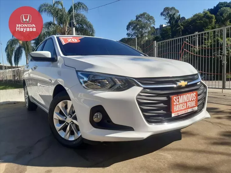 Chevrolet Onix Branco 8