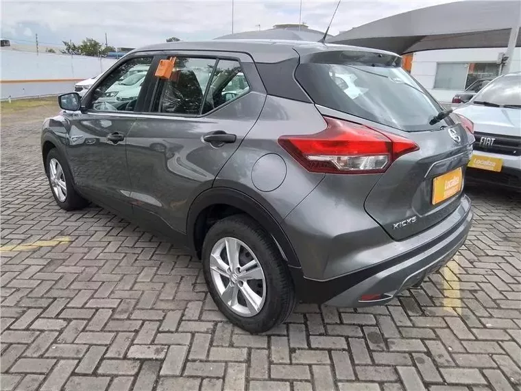 Nissan Kicks Cinza 6