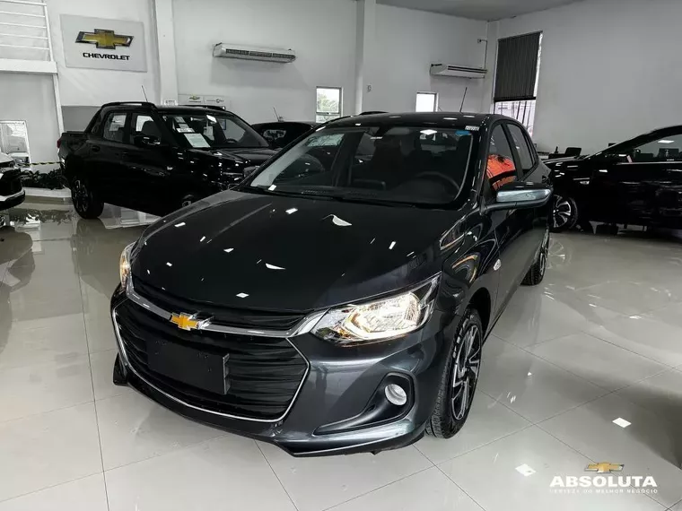 Chevrolet Onix Cinza 11