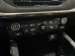 Jeep Commander