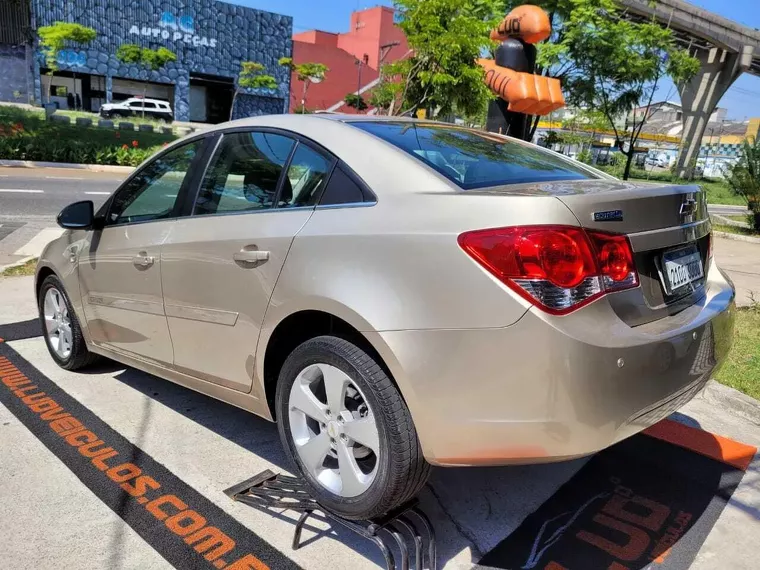 Chevrolet Cruze Dourado 6