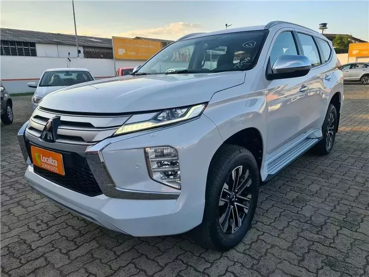 Mitsubishi Pajero Sport Branco 17